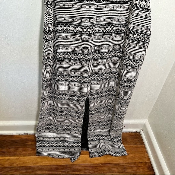 BB Dakota Sleeveless Maxi Dress Black White Aztec - Picture 8 of 11